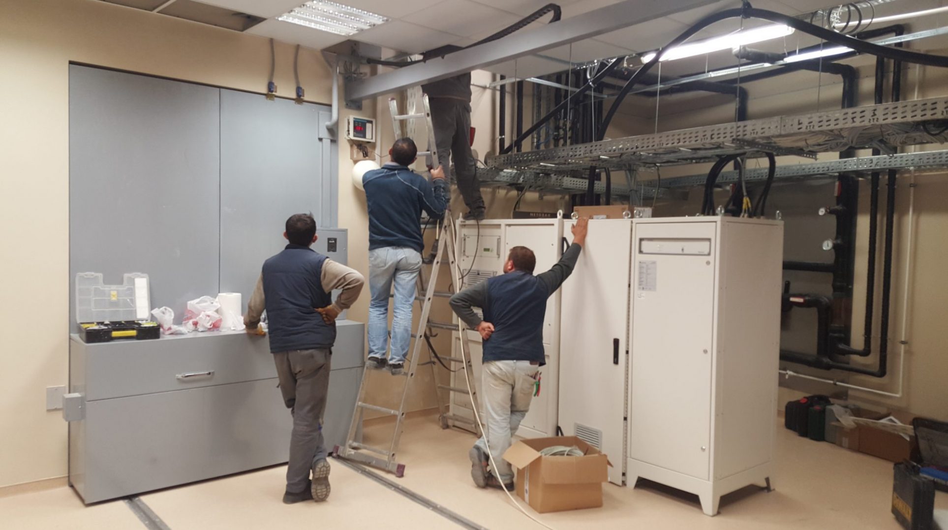 cyclotron door powering